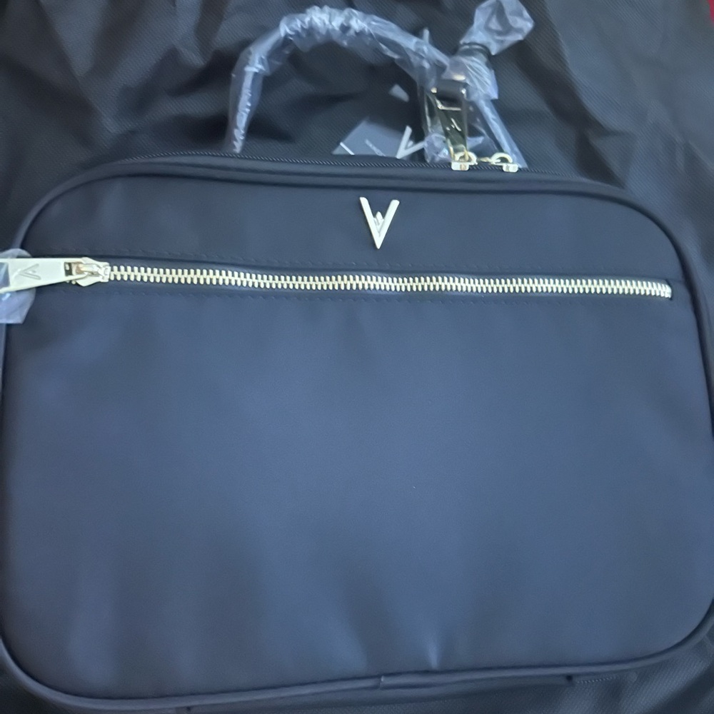 Vanessa Williams Black and Gold Tote-NWT🤩🎊